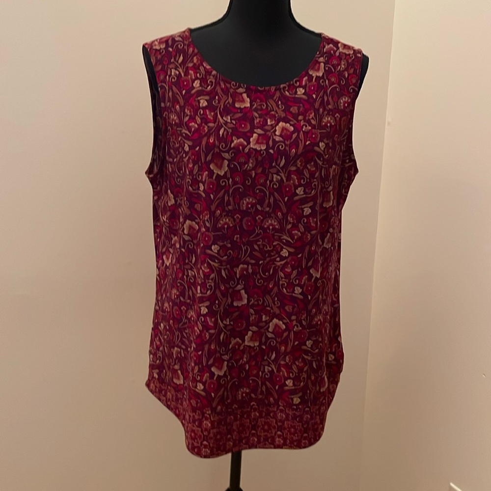 Roz & Ali Tank Top, wine-colored floral, contrasting hem, L